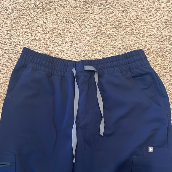 FIGS Navy High Waisted Uman Relaxed - Jogger Scrub Pants - Picture 3 of 6